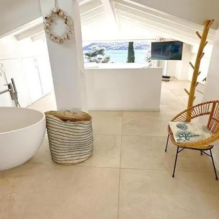 E Summer Beach Villa Cap Benat 博尔马斯·莱斯·米默萨斯